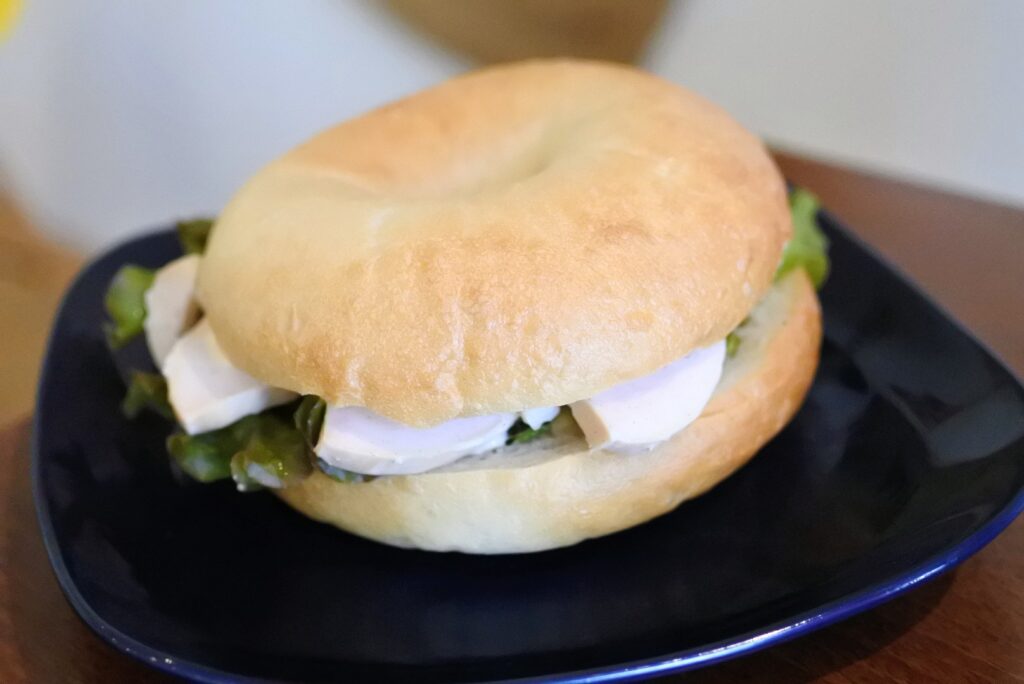 ベーグルスモークチキン